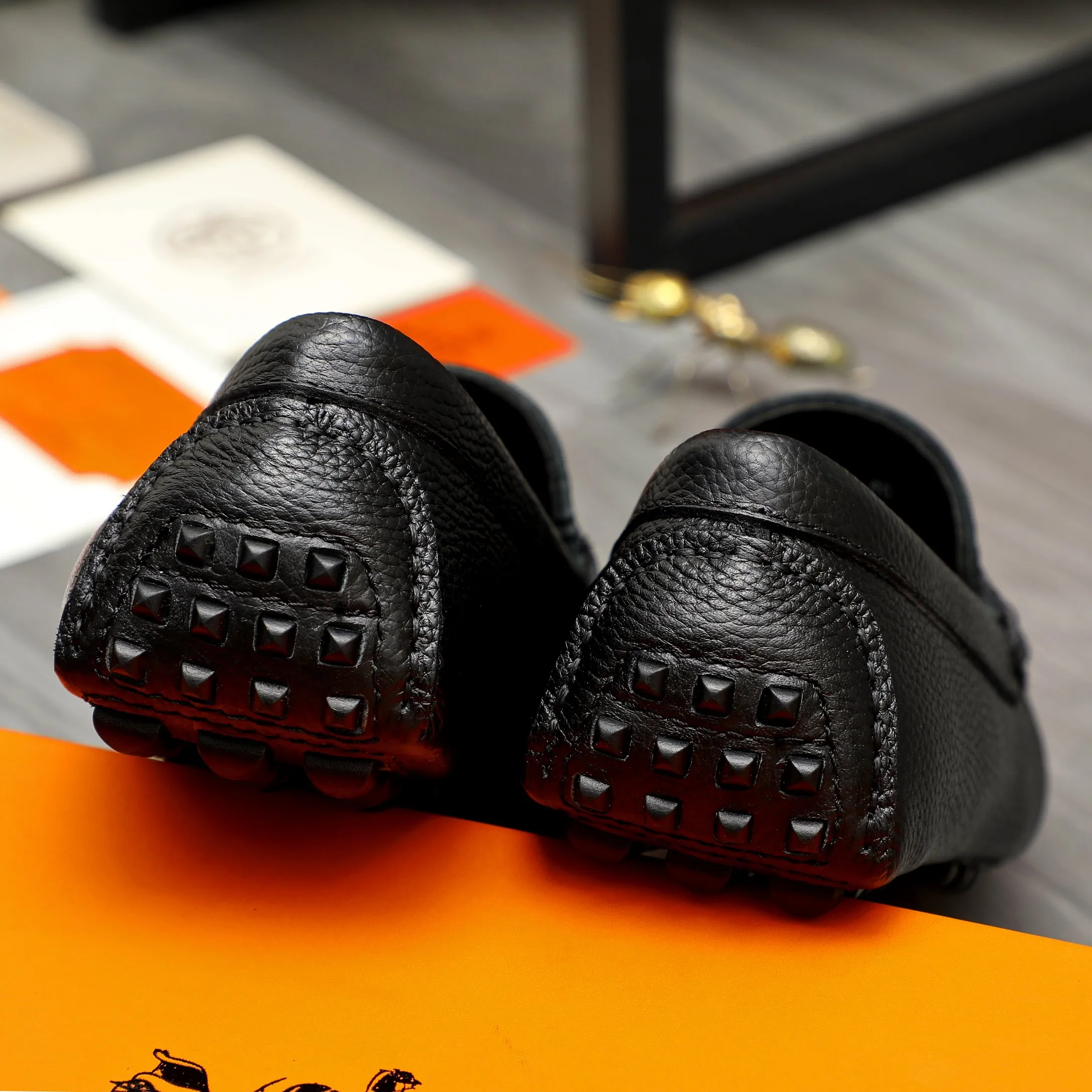 Men's shoes 💰420 Product trademark: HERMES "Hermes" casual slip-on shoes Regular size: 38-46 (45.46 custom-made, non-returnable) Product materials: Selected pebbled cowhide upper, sheepskin lining, non-slip bean outsole